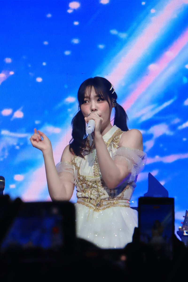 MyKpopHuntress's tweet photo. 260117 QWER SIYEON @ ZEPP KL - QWER 1st World Tour โ ROCKATIONโ in Kuala Lumpur ๐ฒ๐พ
#QWER #QWERinKL #QWERinMY #ROCKATIONinKL #ROCKATIONinMY https://t.co/IWP1apVYHg