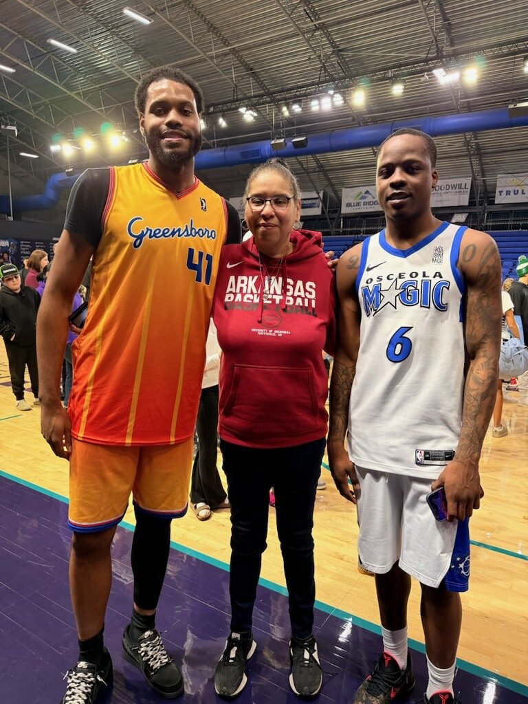 Got to see these former <a href="/RazorbackMBB/">Arkansas Razorbacks Men’s Basketball 🐗</a> play each other tonight. Jonas and Nelly