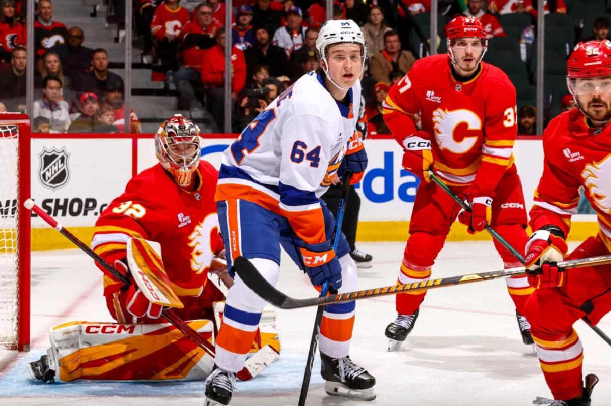 nypost's tweet image. Islanders’ Patrick Roy not concerned over Cal Ritchie hitting rookie wall trib.al/BqEz0Qw