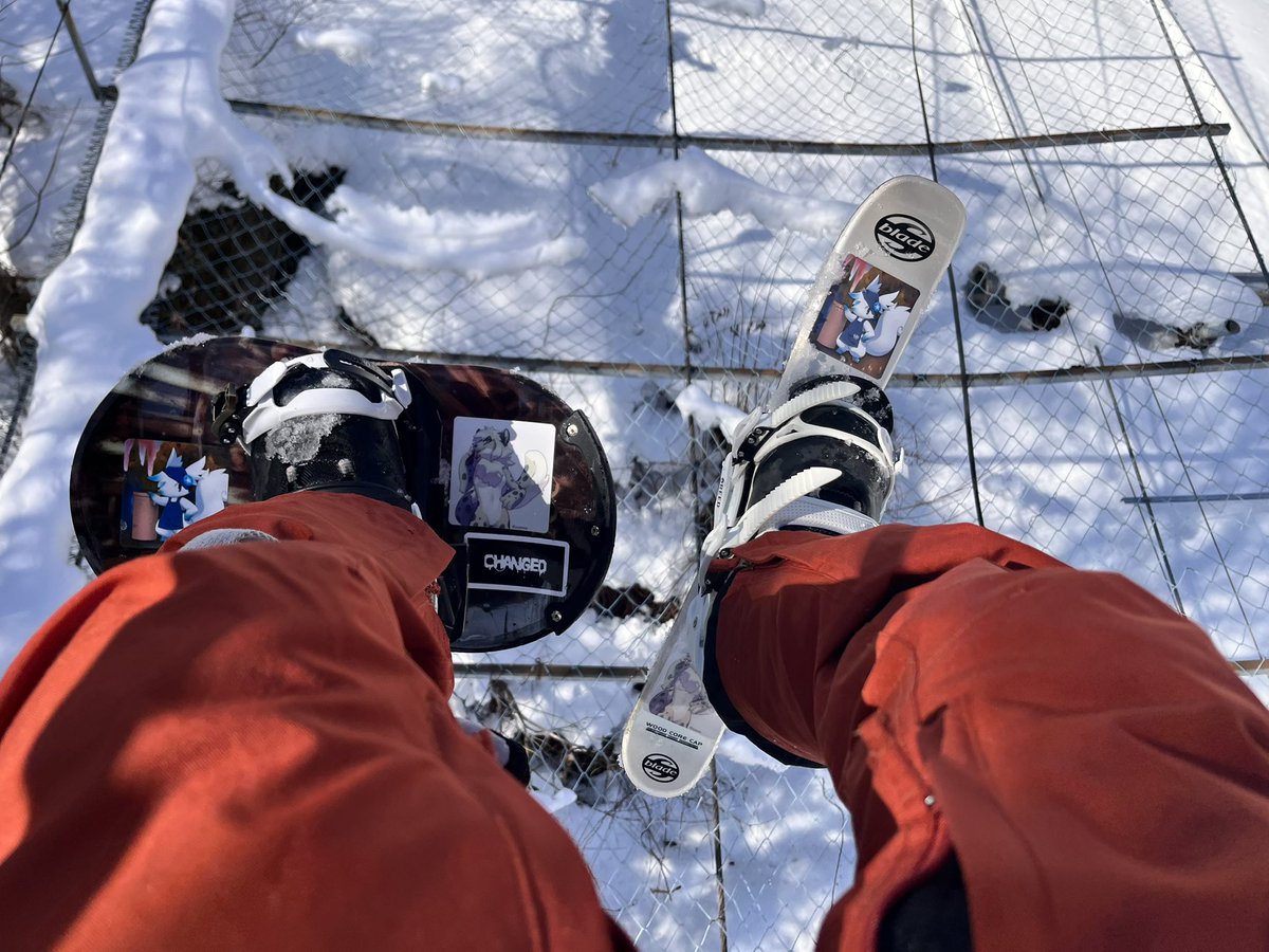 スキーヤーがースノーボーダーがーとか仲良くしなよ
どっちもやってみればどっちの気持ちもわからなくなるし。
誰からも理解されなくなるから