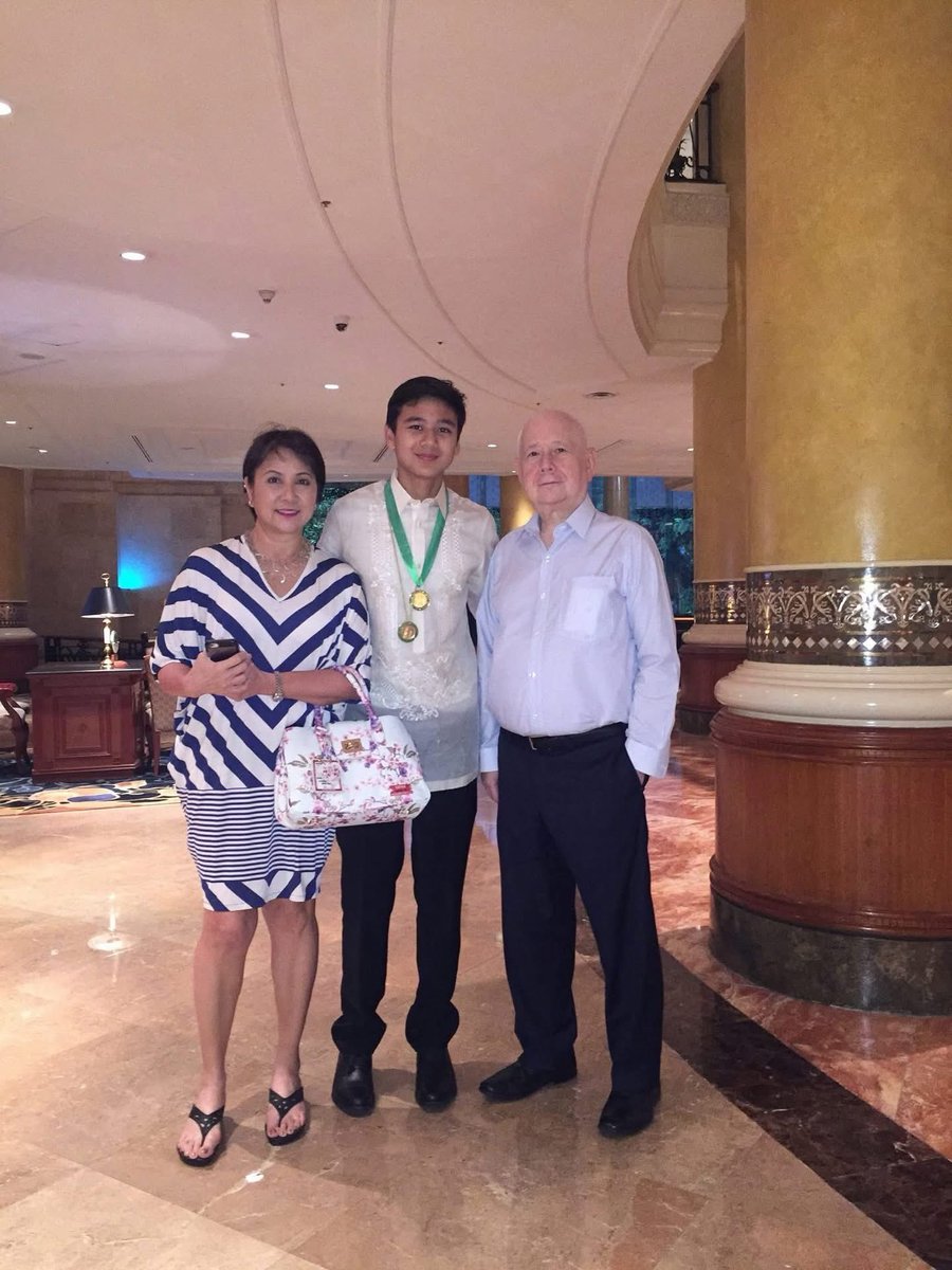 crismarjpeg's tweet image. Not me tearing up!!! who’s cutting onions?

"Ever since I started this painful journey, all I asked from God was for me to see my youngest son accept his high school diploma.”

— 𝘛𝘩𝘦 𝘐𝘯𝘴𝘱𝘪𝘳𝘪𝘯𝘨 𝘓𝘪𝘧𝘦 𝘰𝘧 𝘙𝘰𝘣𝘦𝘳𝘵 𝘓𝘪𝘮 𝘑𝘰𝘴𝘦𝘱𝘩 𝘑𝘳.