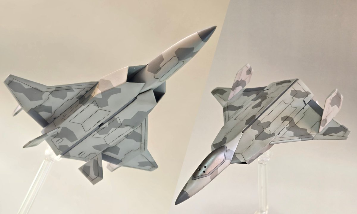 ACシリーズの複数作品に登場する戦闘機『ガスホーク』
完成しました！

全長約140mmでストラクチャーアーツACに近いスケールになります
2月8日に行われるワンダーフェスティバル2026冬にて1個￥5000で頒布予定です、よろしくお願いします！

#アーマードコア
 #WF2026冬