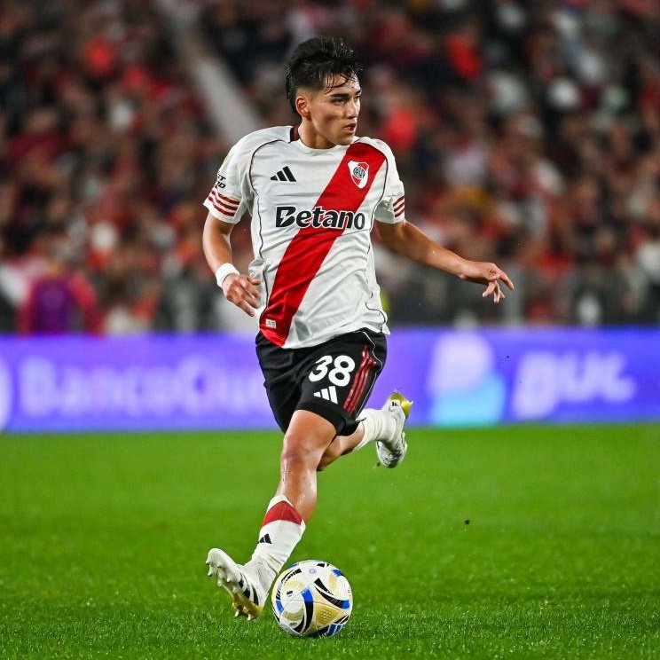 facupietro's tweet image. Villa? Andino? Carrizo? 

Tenemos al mejor de todos y es de River Camp, Subiabre señores