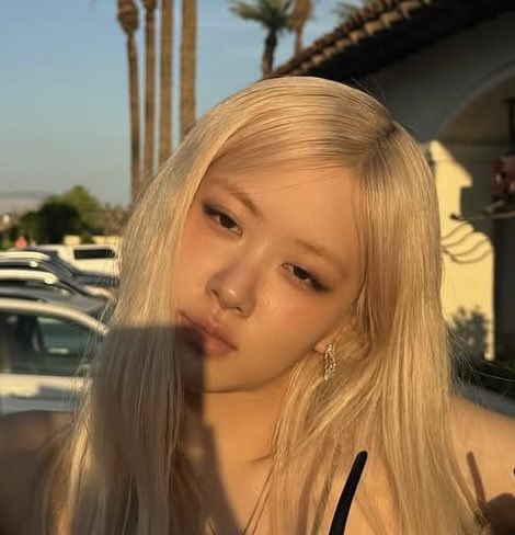 Fastest kpop acts to reach 70M followers on instagram:

#1. Lisa - 1280 days
#2. V - 1499
#3. jenny - 1554
#4. Jisoo - 1732
#5. Rosé - 1757