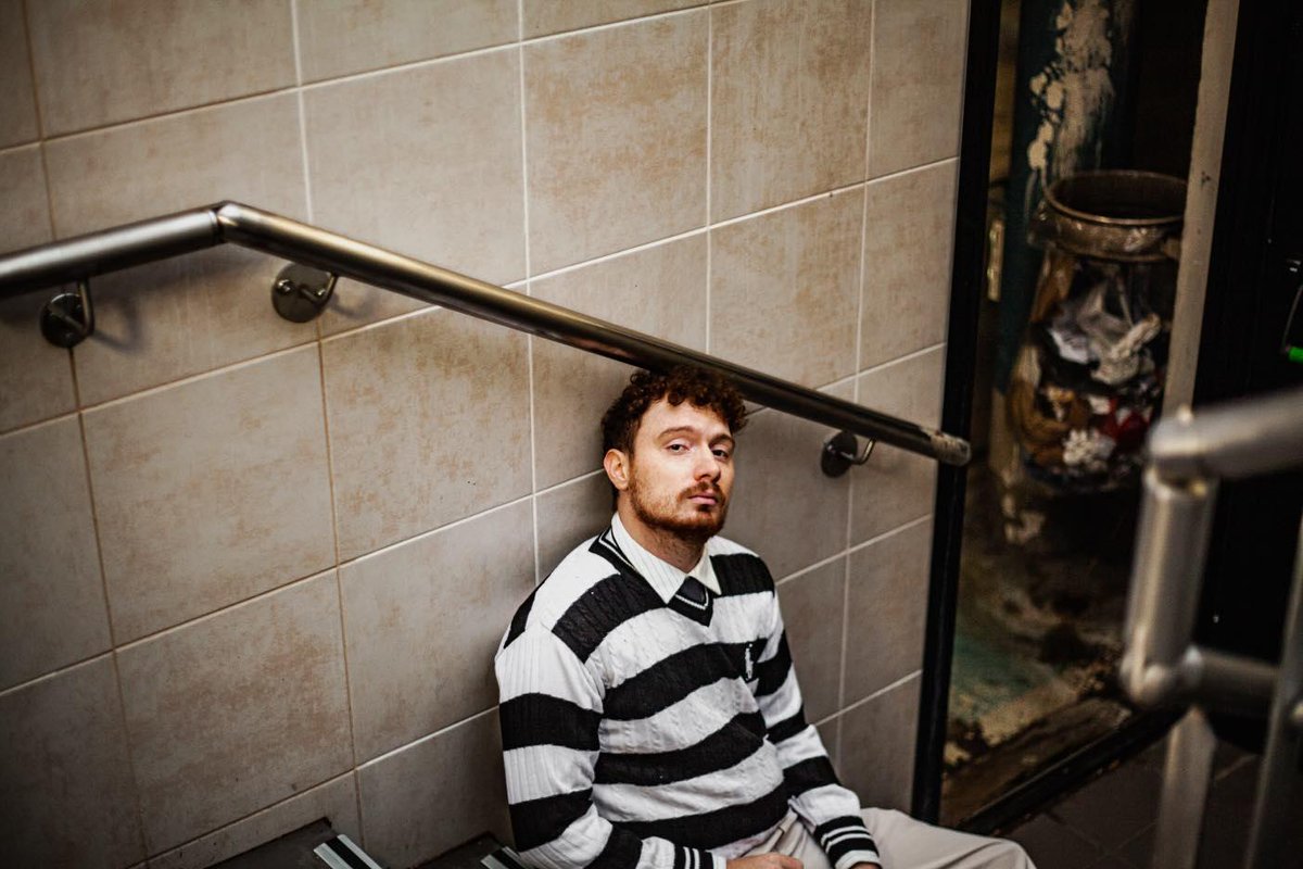 Eiify_'s tweet photo. Résultat du Shooting btw !
J'ai juste mal géré l'ajustement avec la cravate mais sérieux elles sont parfaites les photos je suis trop heureux, j'attend encore celles avec le pull à capuche puis celles en duo avec une autre modèle mais c'était une belle expérience 😇😁 https://t.co/u4fhkL4YZe