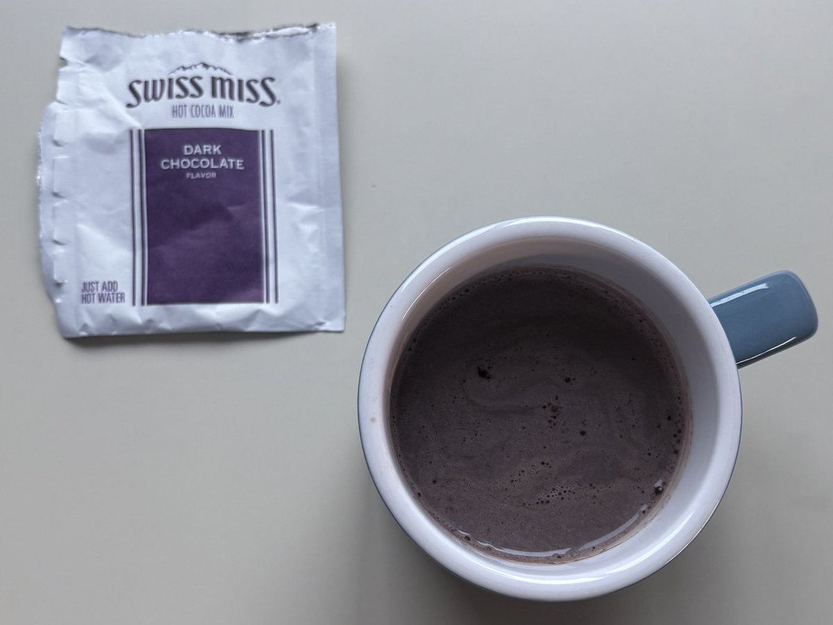 스위스미스 다크초콜렛 넘 마힛뜸..
밀크초코보다 덜달고 두유 넣어도 맛이 진함🤤