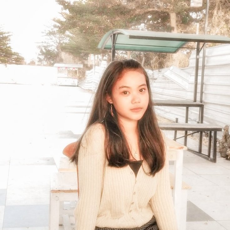 bafsically's tweet image. Hmm