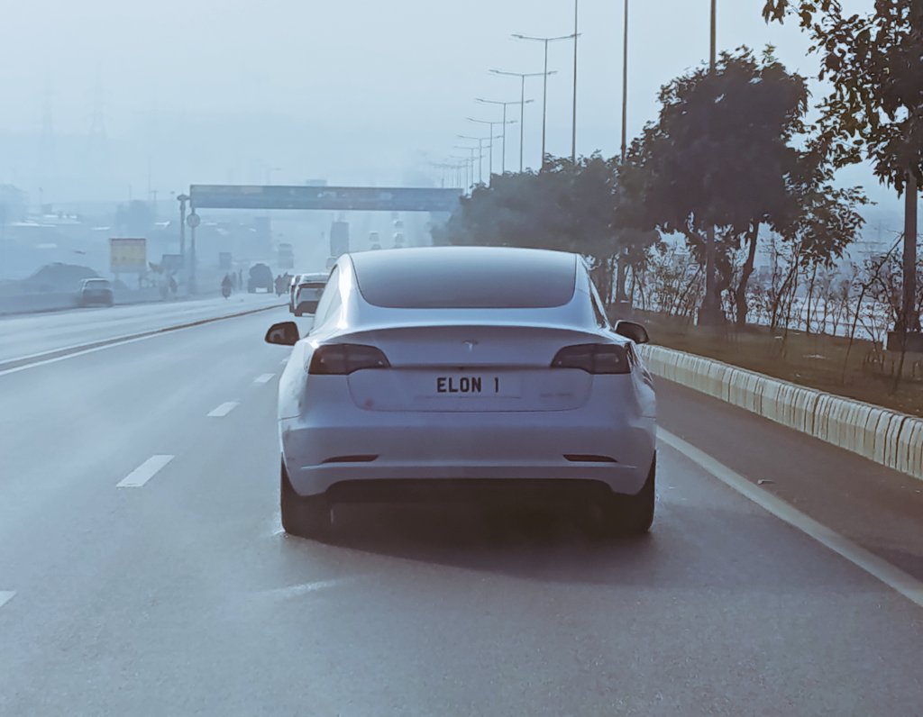CryptoOwner1996's tweet photo. Is that you @elonmusk in islamabad pakistan https://t.co/jLcjxit3fu