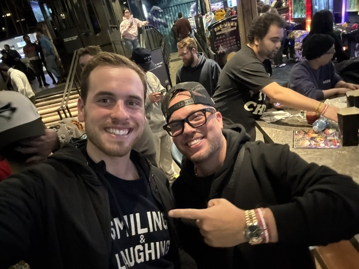 Dan (6 foot 3) 🔜 Houston tweet media