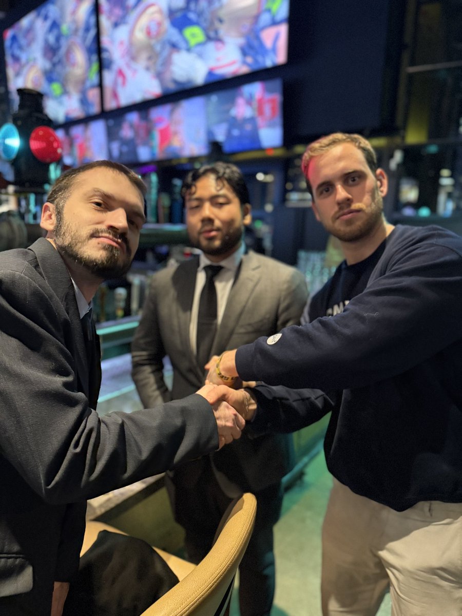 Dan (6 foot 3) 🔜 Houston tweet media