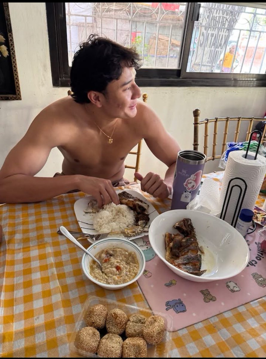TuanoNeth's tweet image. Slow Sunday with my Koikoi💙
#provincelife #helloguiguinto
#shawntuano