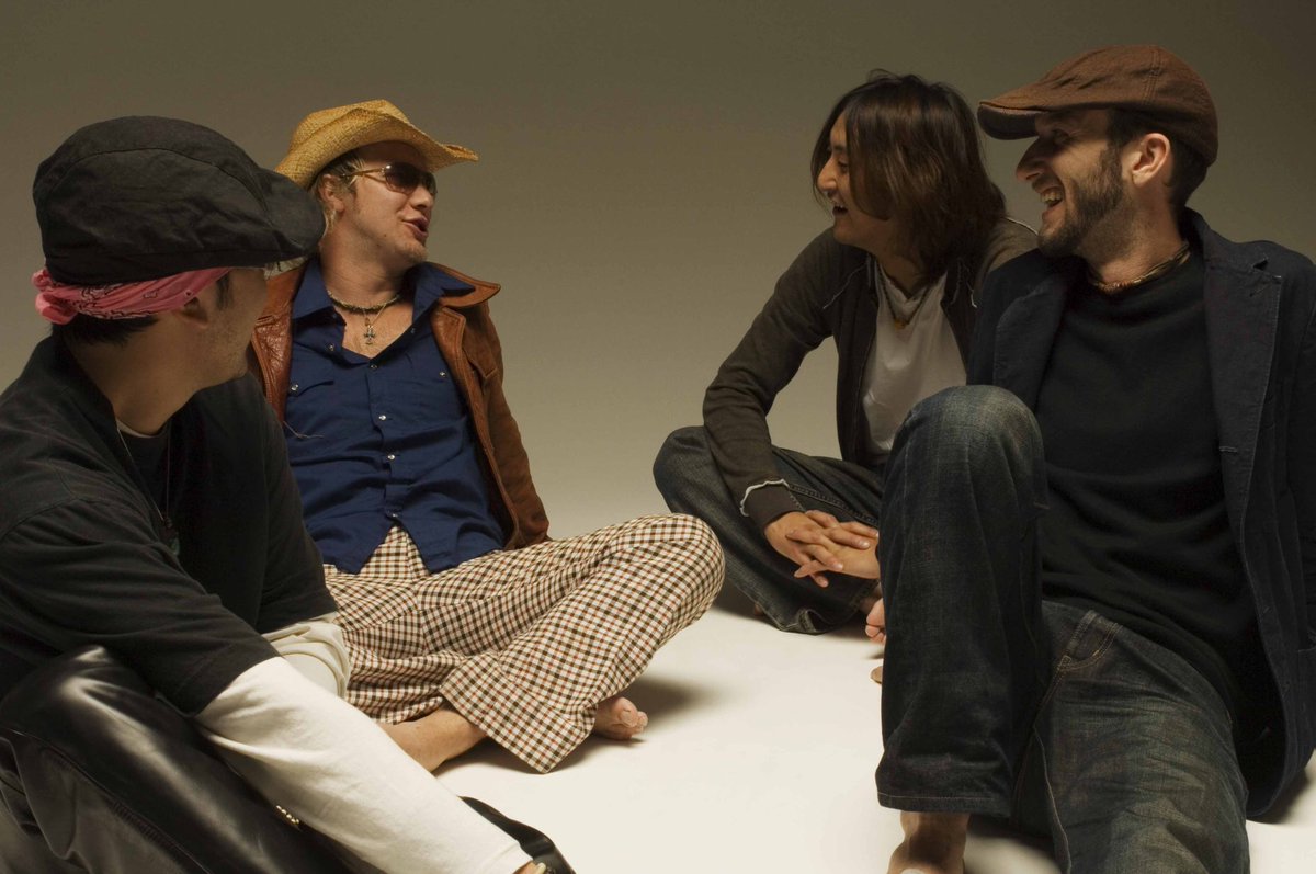 1stシングル「fly」のリリースから
今日で20年。

たくさんの出会いと支えに恵まれて
ここまで来ることができています。
これからの時間もみなさんと一緒に。

メジャー20周年を見届けてください。

MONKEY MAJIK - fly
youtu.be/qmnEWquxixM?si…

#monkeymajik 
#debut20th