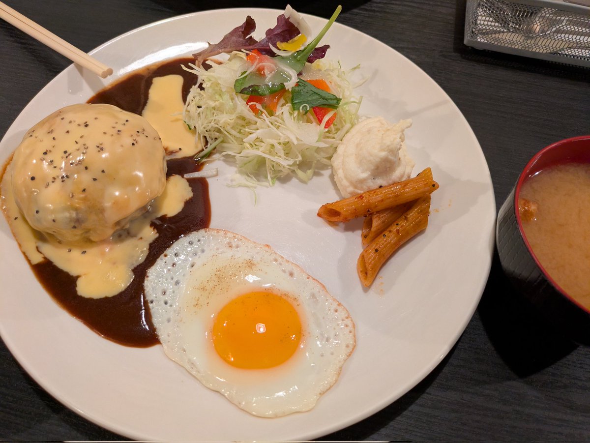 🍚特盛ハンバーグ定食😋ダブルチーズハンバーグ定食😋