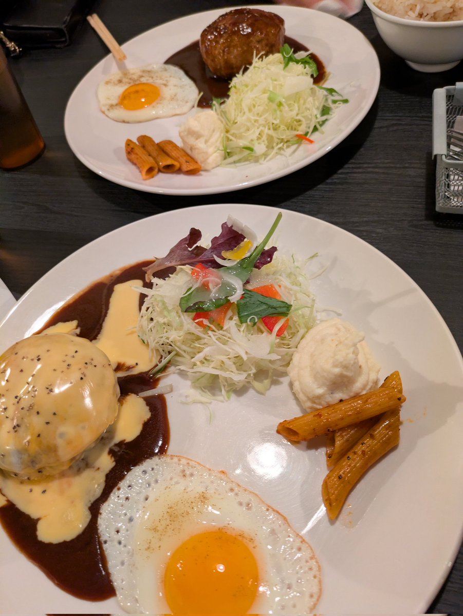 🍚特盛ハンバーグ定食😋ダブルチーズハンバーグ定食😋