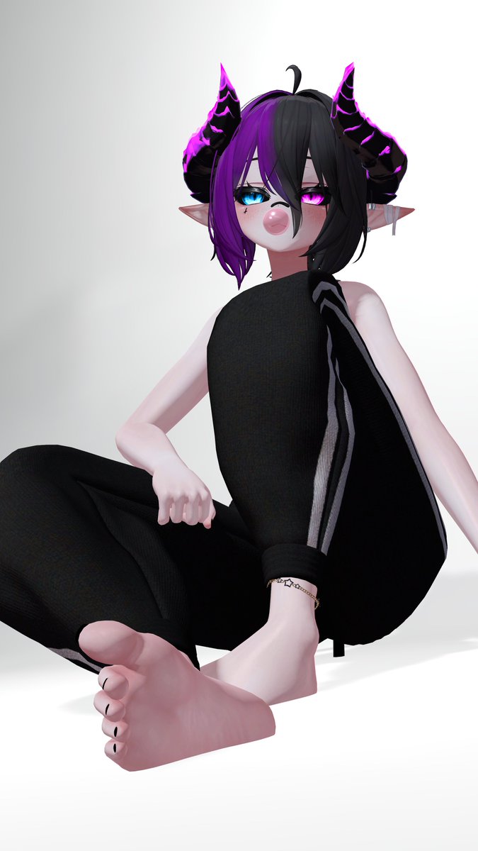 ZaelVR's tweet photo. I'M DRUNK. BE LEWD IN COMMENTS AND DMS. GOOD NIGHT ILL READ EM WHEN I WAKE UP https://t.co/D83oqHClmH