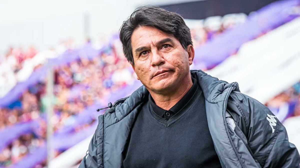 El ciclo de Vladimir Quesada está totalmente acabado, no debió volver y no debió seguir después de la final. No hay ideas, no hay autocrítica, no hay respuesta. Se le agradece el tetra, pero es hora de pasar la página. 

#FueraVladimir