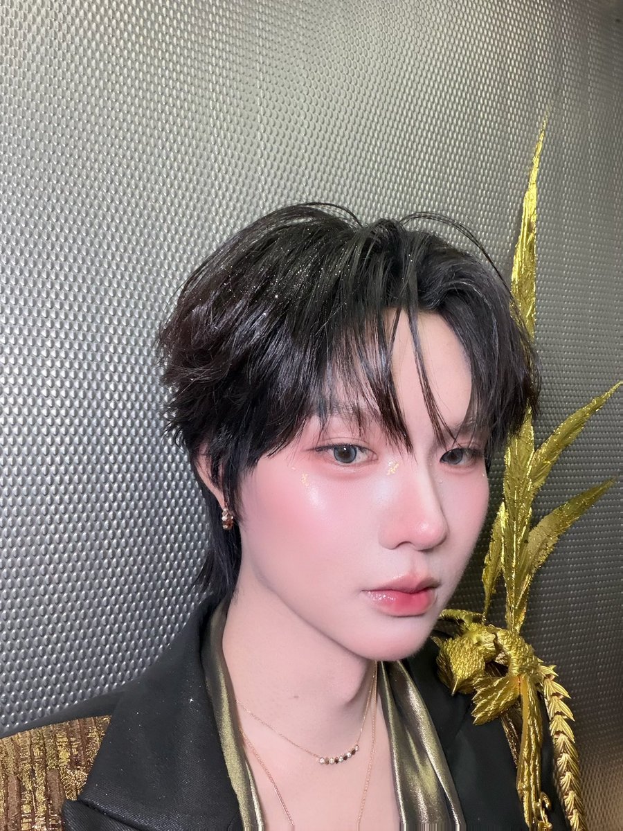 Thanatop.makeupb tweet media