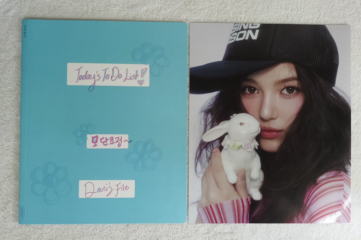 kstuffph101's tweet image. wts lfb ph 

Newjeans sgs folder, flyer, and mini poster
150 each set 

onhand
official 
good condi 
jnt 

Seasons Greetings 2025 Minji hanni danielle haerin hyein photocard pc bread egg mirror