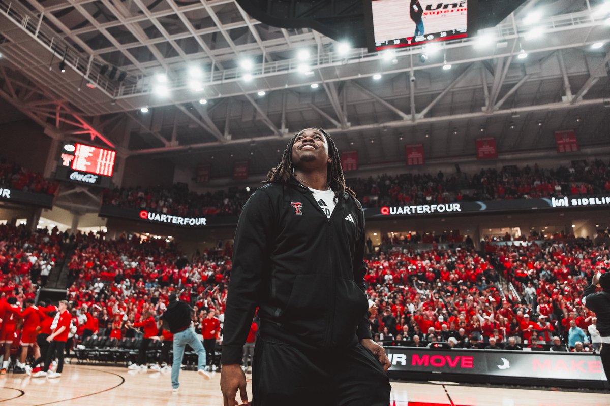 TexasTechFB's tweet photo. Big dubs. 

Thanks for having us @TexasTechMBB 🤝 https://t.co/dBpDXB5W13