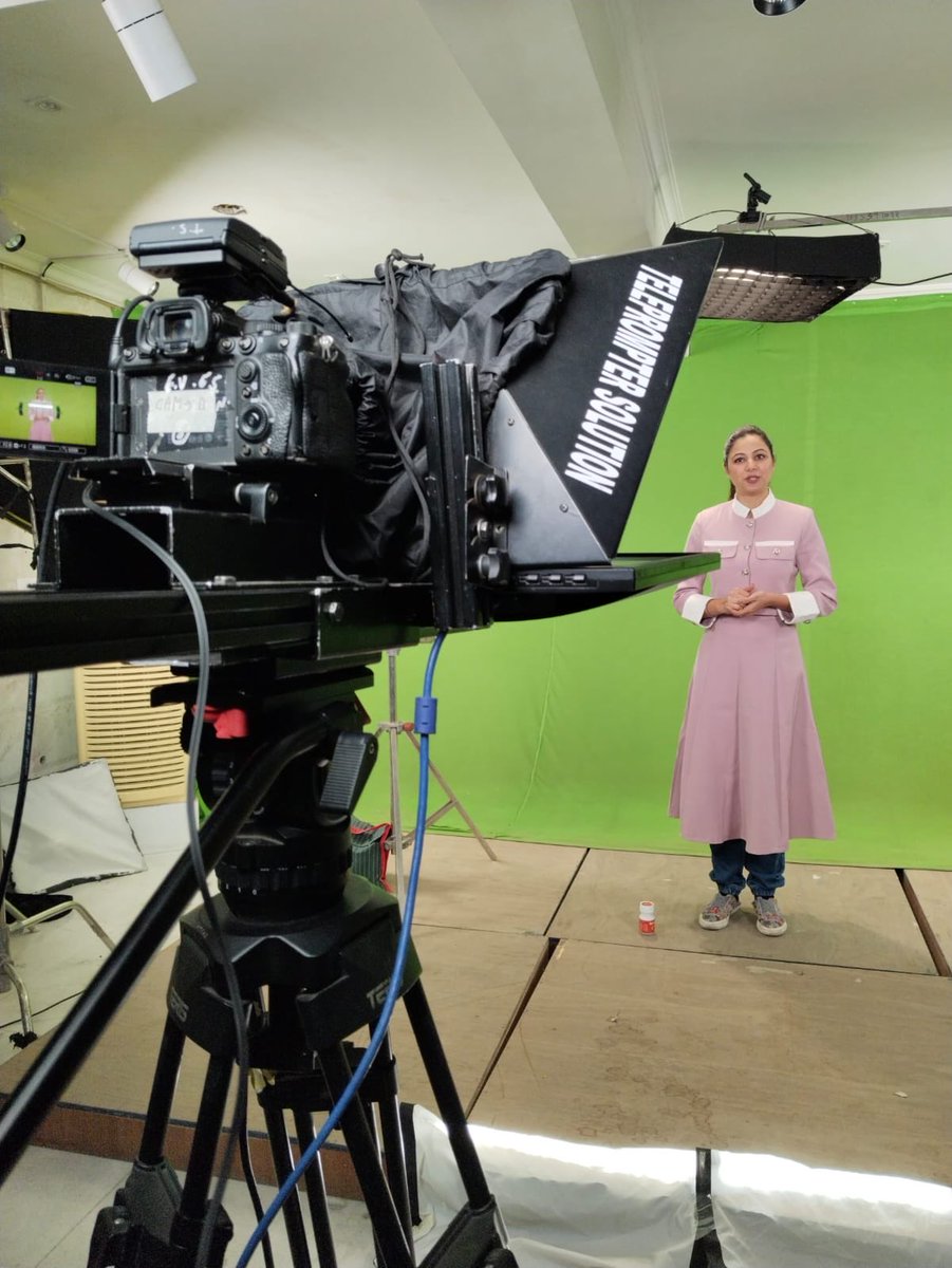 TeleprompterSo2's tweet image. Podcast setup delivered with Green Chroma, camera, and teleprompter for smooth and professional recordings.

#PodcastSetup #Teleprompter #GreenChroma