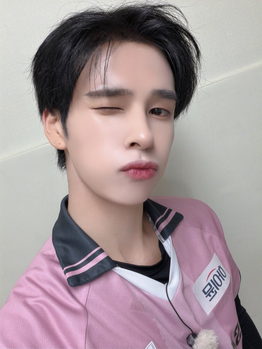 [📸] 260118
JTBC #뭉쳐야찬다4
⠀ 
#CRAVITY #크래비티
#세림 #SERIM
#DaretoCrave_Epilogue
#LemonadeFever