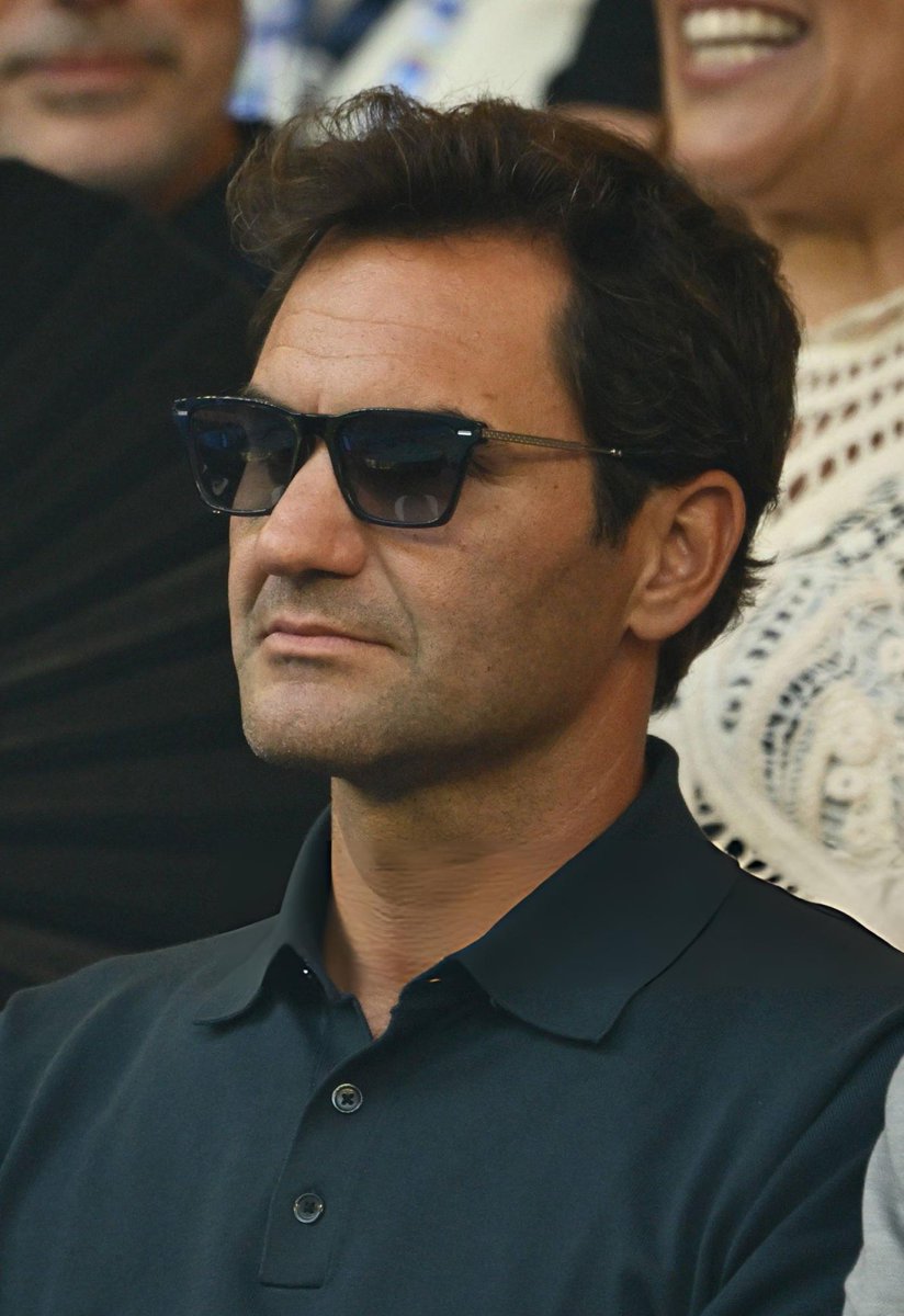 ¡Qué hombre, por favor! 🙏

La clase de Roger Federer 👑