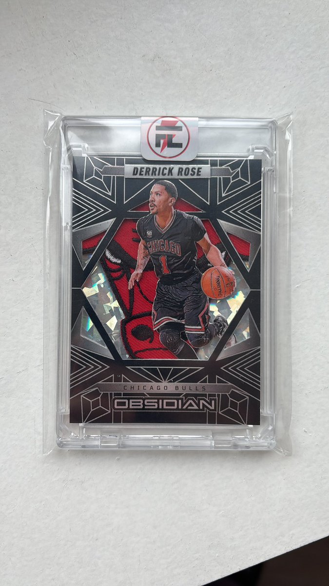 DesignerDrose's tweet image. Quand dans ta boîte aux lettres tu trouves une surprise absolument SUBLIME 🌹✨

MILLE MERCI @Flash_Custom ❤️❤️ Un joli cadeau d’anniversaire qui vient agrandir ma collection !! Comme d’habitude un travail de grand malade !!! 🔥✨🌹