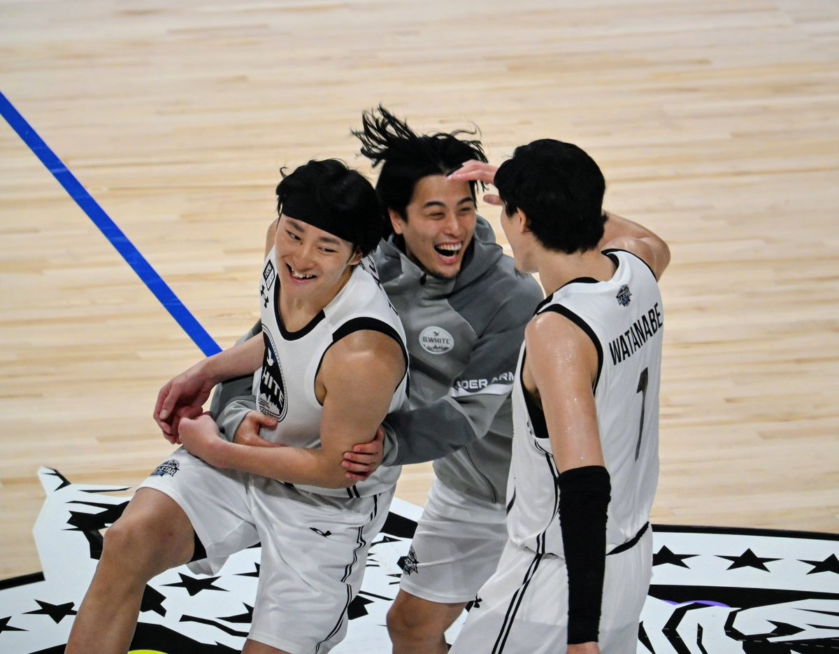 ともろー tweet media