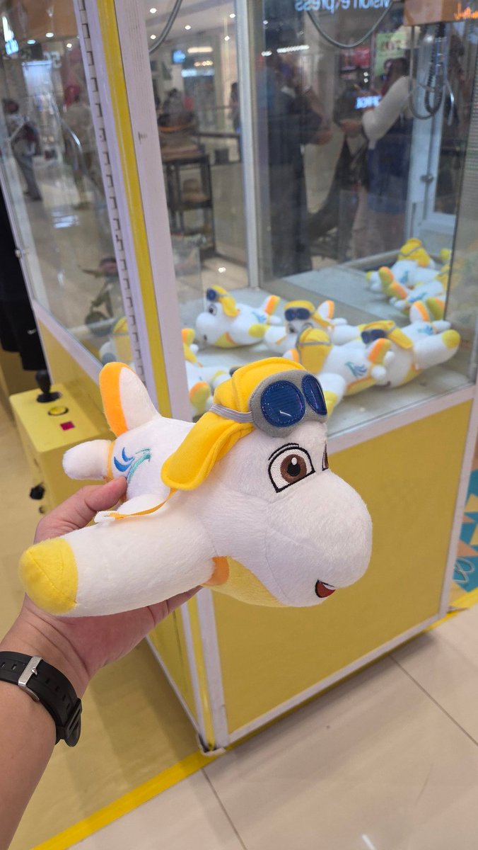 geffchang's tweet photo. Naka-chamba. Just show your Cebu Pacific account, and get two tries to win a Cebie stuffed toy. 😂 No purchase needed. #Sinulog2026 @ Ayala Central Bloc https://t.co/jJoTPqm4ql