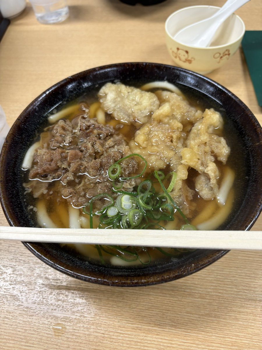 #でたとこバトル
山田さんと100人参加のスタデ大会に参加！ゆるゆるな雰囲気で楽しかった🙌
ミラーでドキドキしたら50番😭

全員にスタデが配られるんだけど、
同じ宅のお兄さんがARがでた子供に傷ついちゃうからって予備のスリーブプレゼントしててめっちゃほっこりした！

大牟田のうどん美味しい🤤