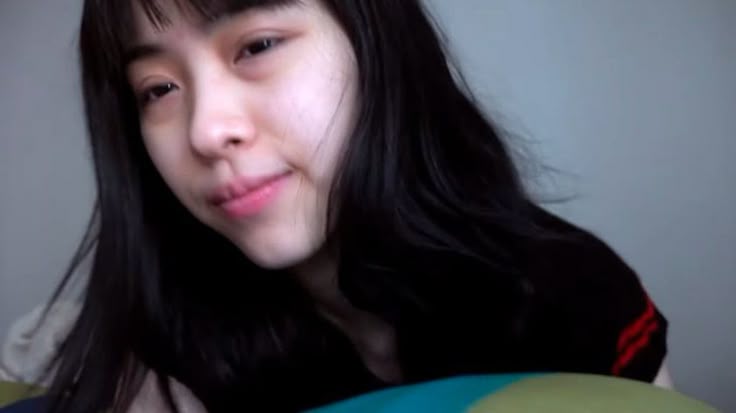 gernerlap's tweet image. ️️

️️

Muka hari minggu, menggambarkan long weekend gue di alam mimpi itu.

️️

️️