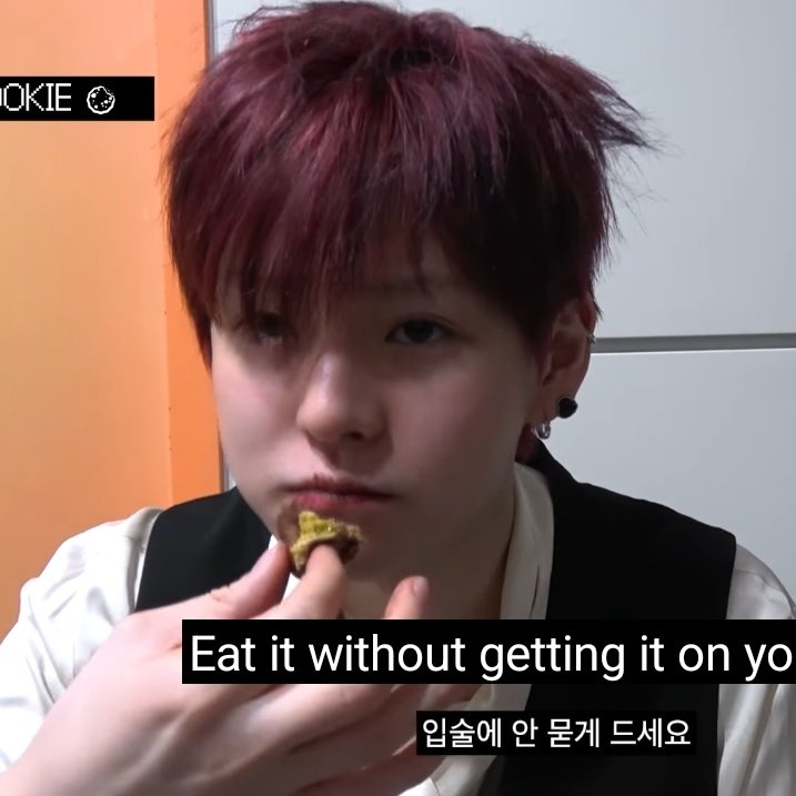 chipnuna's tweet image. yoshi cemong😭🤏