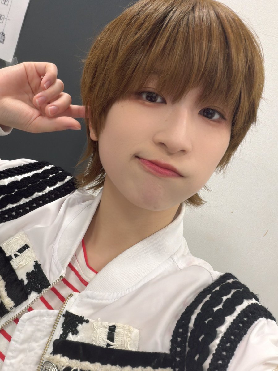 今日も沢山ありがとうー！！ 色々ヘアメを試してみている画質のいい僕😗