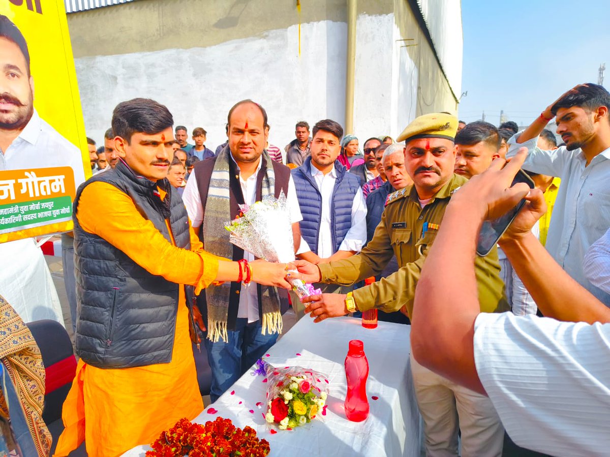 DJBJYM's tweet photo. आज भीलवाड़ा प्रवास के दौरान युवा टीम भीलवाड़ा एवं "सांवरिया टेक्सटाइल" द्वारा भारतीय जनता युवा मोर्चा के नवनियुक्त प्रदेश अध्यक्ष श्री @ShankarGora जी का भव्य, गरिमामय एवं ऐतिहासिक स्वागत–अभिनंदन किया गया 1/1 https://t.co/ecHPhhRdsB