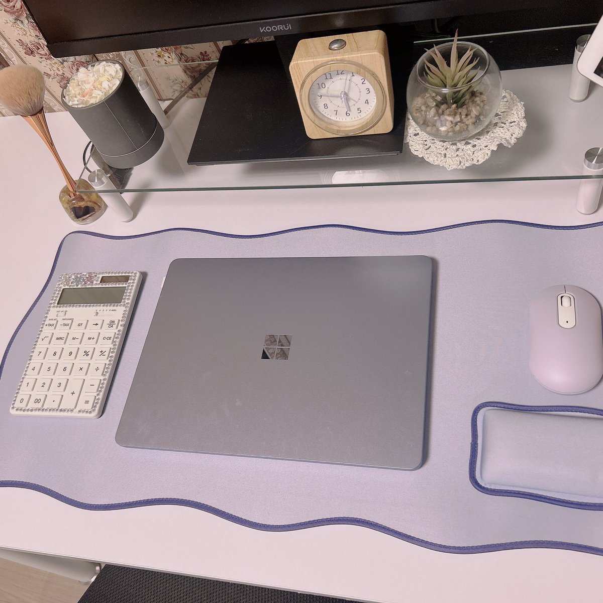 nekocat2292's tweet photo. デスク新しくしました🪻
もっと紫に育てていきます😛
#mydesk https://t.co/2Sp57tZ7Pz