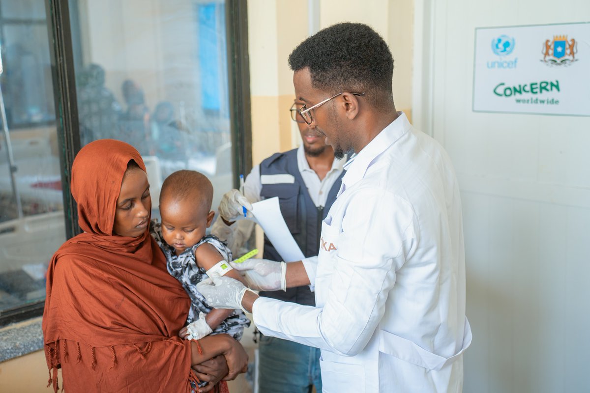 WHOSom's tweet image. WHO and ECHO support training for Somalia’s health workers on new guidelines to protect children from malnutrition @MoH_Somalia @eu_echo @WHOEMRO 

emro.who.int/somalia/news/w…
