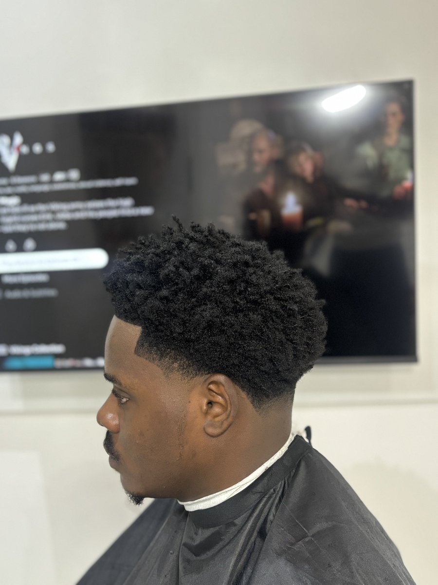 teogcutz's tweet image. You don’t need connection to get to me, I’m just a Dm away