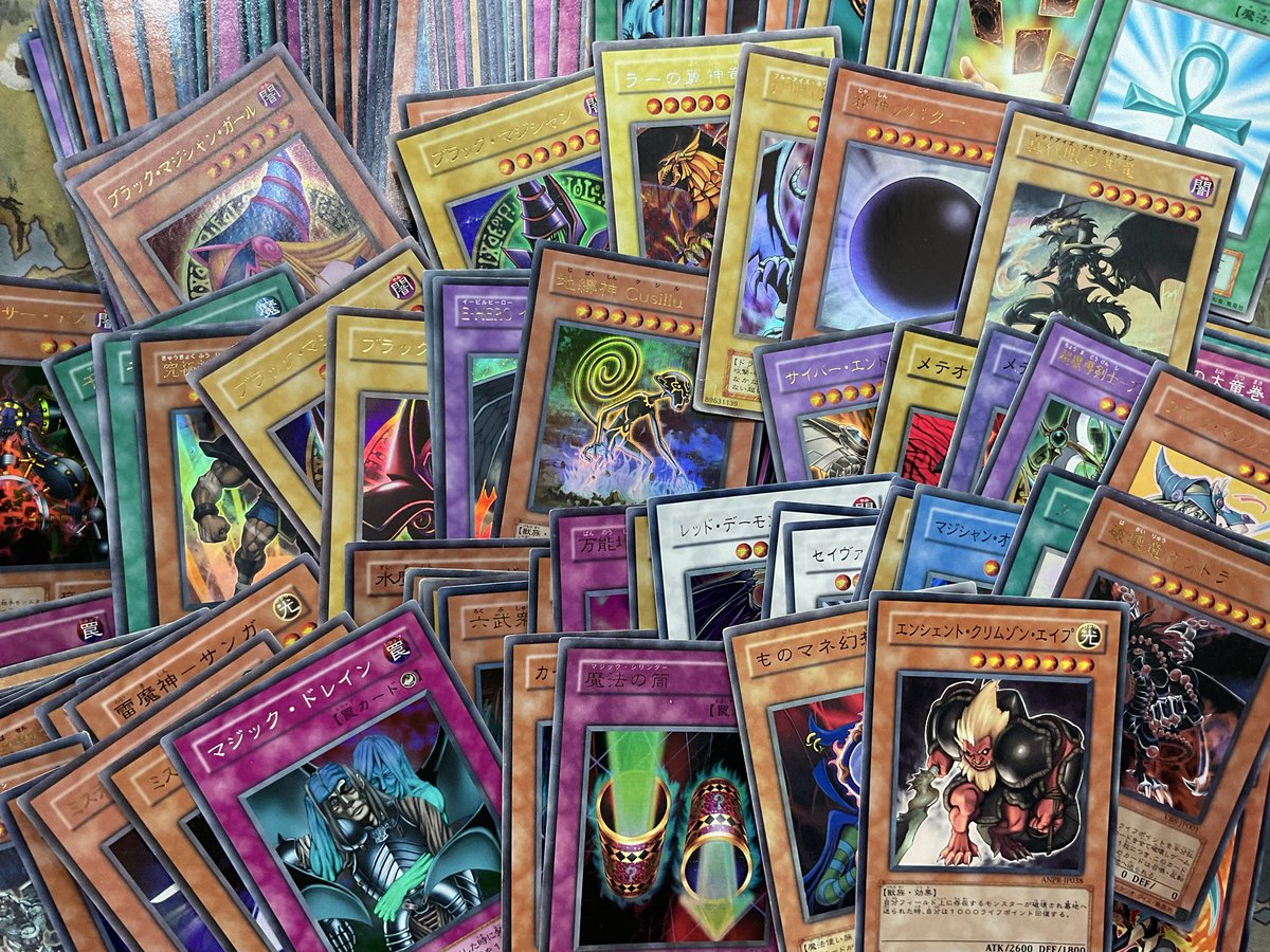 遊戯王 ‼️販売情報‼️ こちらの昔の遊戯王カードストレージ追加させて