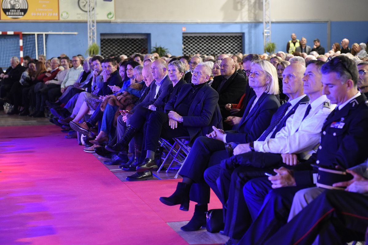 Departement_Var's tweet photo. #voeux2026 💫JL Masson Pdt du @Departement_Var a assisté aux voeux des #maires Hélène Arnaud-Bill @lagarde83130 et Thierry Albertini (vice-président CD83) @lavalette83160. Le #conseildepartementalduvar premier soutien et partenaire des communes 💫 https://t.co/auoo1JLBaa