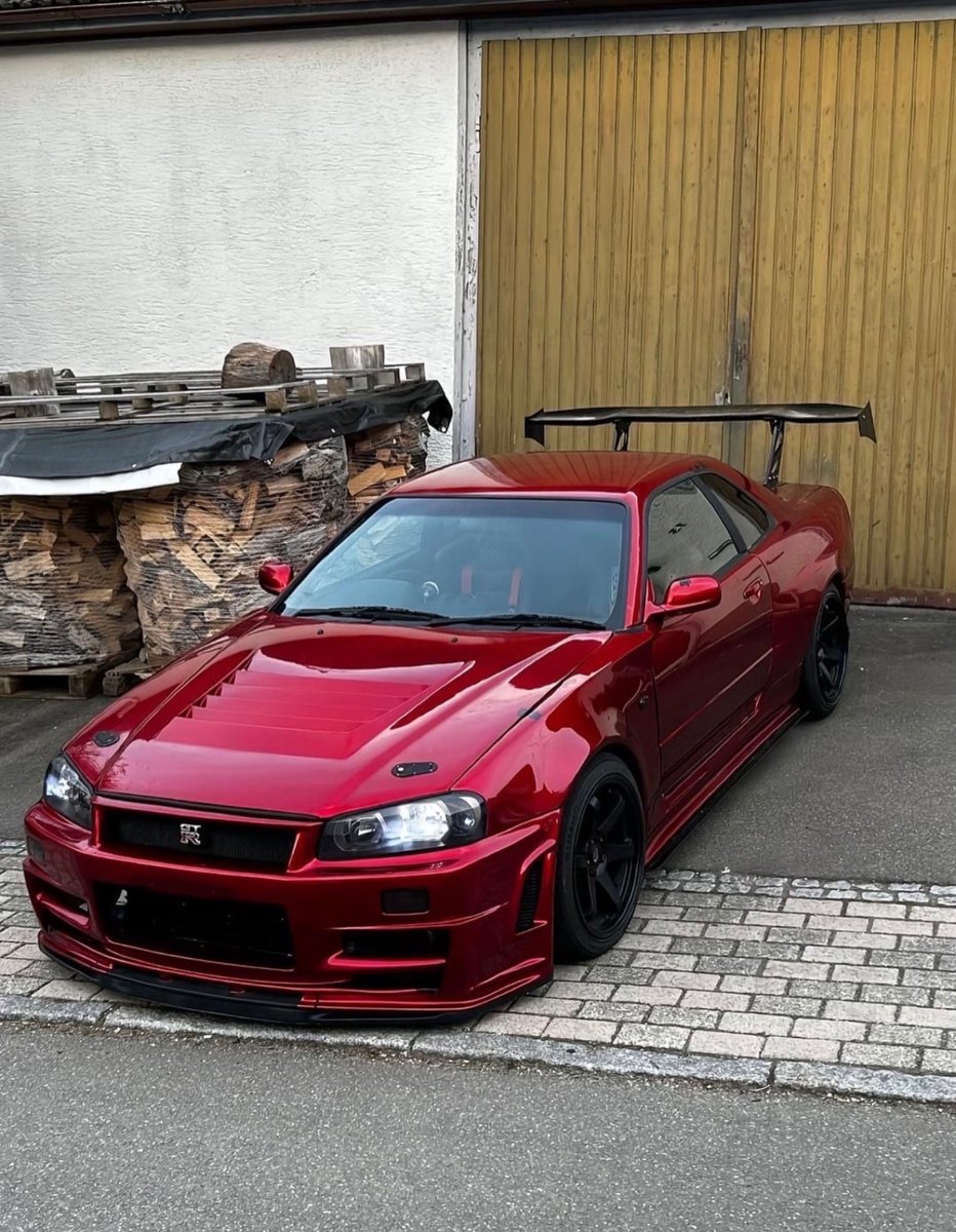 Love this color in the R34 👹