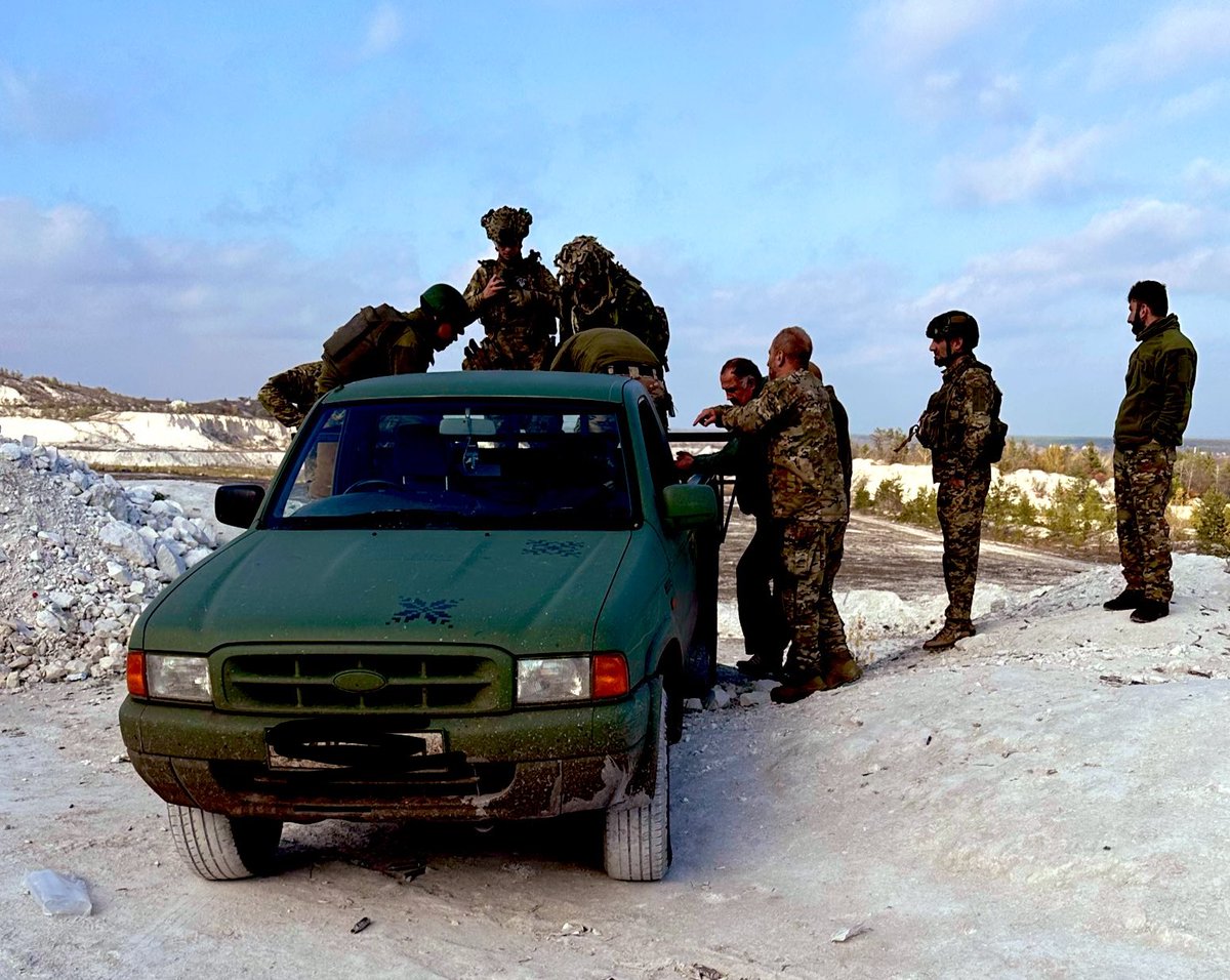 please support defenders from critical areas🇺🇦
Every 2$, 5$, make difference. 
Situation is hard and tense🙈 
Save lives in front line ❤️‍🩹🙏

🚨Caucasus Legion and 118th Brigade need SUV's for their combat missions in Zaporizhzhia and Siversk region🇺🇦

🎯: 8000$ (first SUV)
✅️