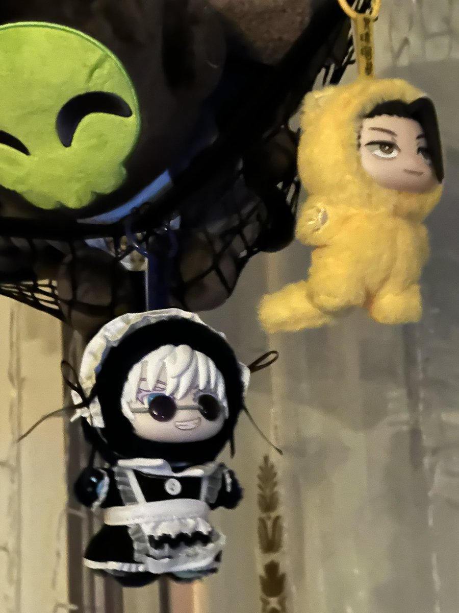 femboybiologist's tweet photo. Idk who needed this but the Labubu Clothes do indeed fit on the JJK kitty keychains. Anyway I bought Gojo a maid outfit (it’s snug but it’s on there good) https://t.co/s4HFn29Lv3