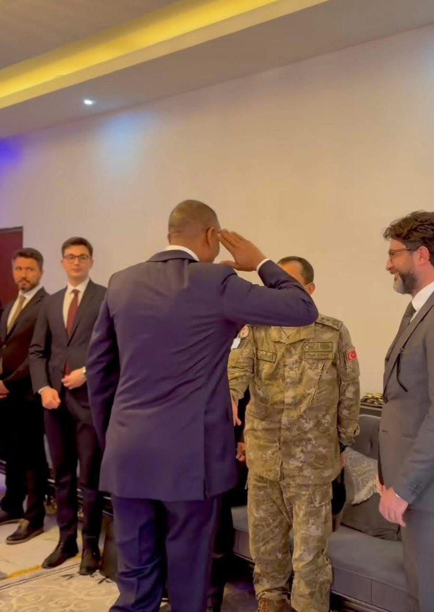 Picture of the week from the Turkish Emirate of Laas Anood, circa 1556 AD.

Hamza, the Prime Clown of the Mogadishu sultanate salutes a Turkish buccaneer in uniform.

The Grand Vizier of the Sultan, Ali Bey, looks on approvingly...