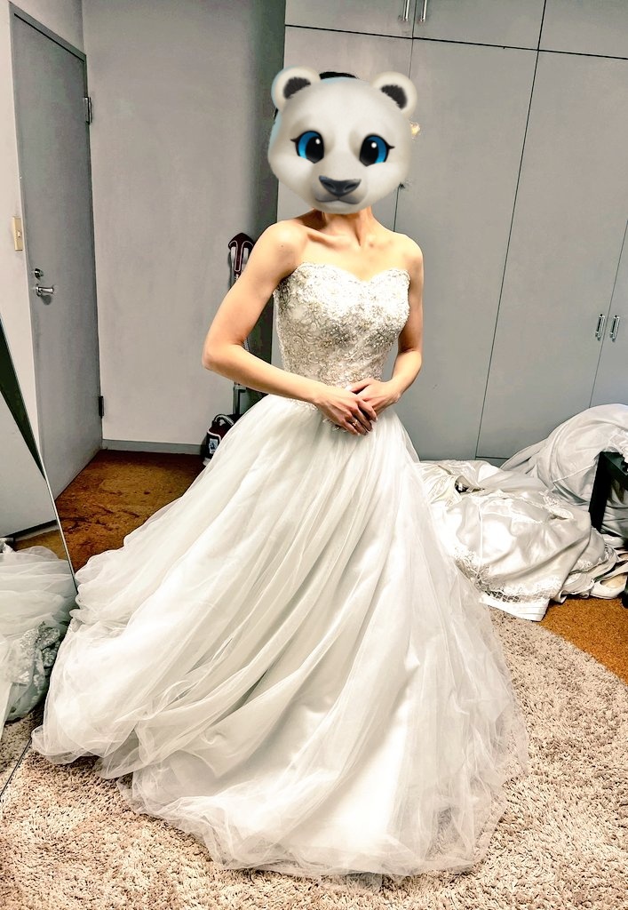 前撮りの衣装合わせしてきた。バックショット多そうだから後ろが長めのを選んできた！当日が楽しみ