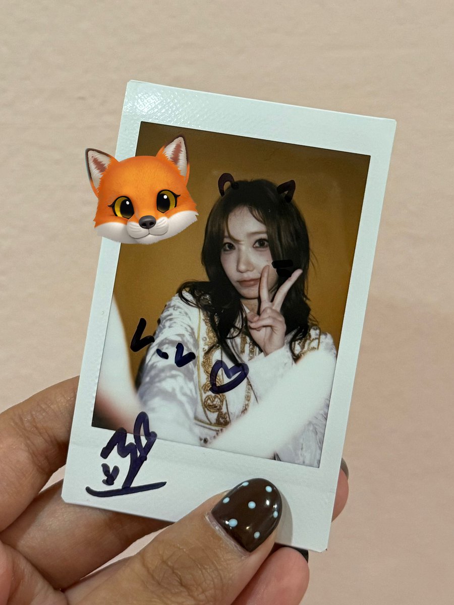 view during #qwerinkl yesterday was great :)

also won magenta's signed polaroid!!!