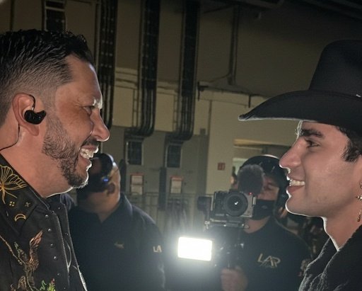CapoRoxy's tweet photo. Así recibe la Arena Ciudad de México a Aarón Mercury tras la bienvenida del Luis Ángel "El Falco" después de que el influencer, conductor, cantante y actor recibiera  la invitación personalmente de él. 

AARON MERCURY X EL FLACO

#AaronMercury https://t.co/3JX43xvf6g