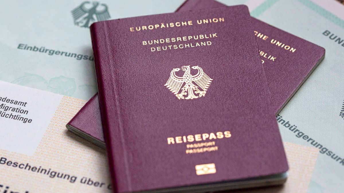 welt's tweet image. Syrer in Deutschland entscheiden sich lieber für Einbürgerung als für Rückkehr to.welt.de/VUvy9tY