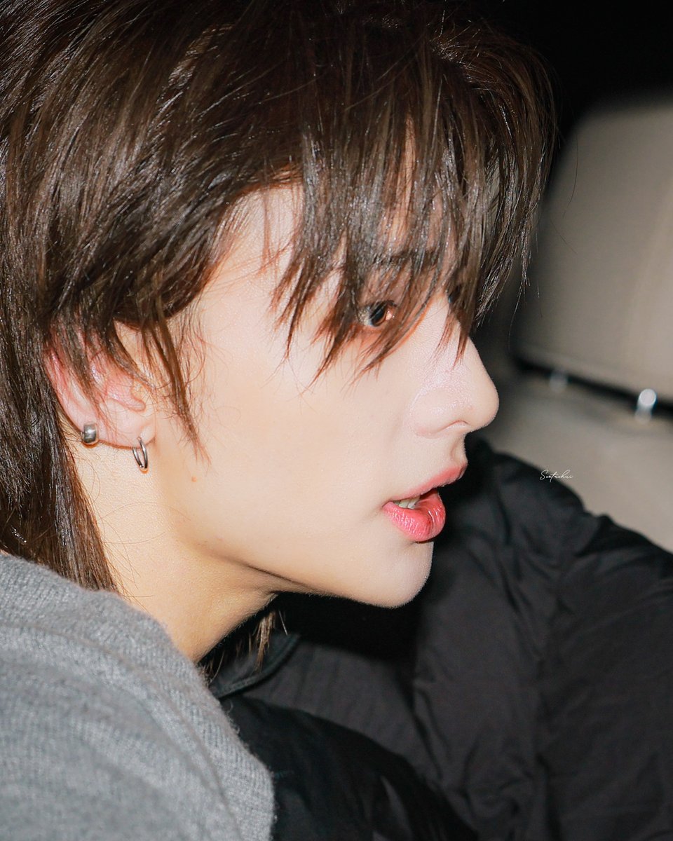Seotaehui_'s tweet photo. 260117 설빔 퇴근💨

이 기분은 몰까...ㅎ..하...🥺💕

#현진 #hyunjin 
#straykids #스트레이키즈 https://t.co/5e767WcmkG