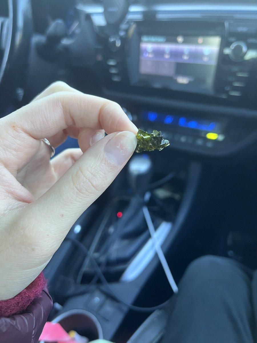 flmcamera's tweet image. some people pass blunts in the car, my hg and i pass the onigiri to see who’s gonna lose at last bite (i won)