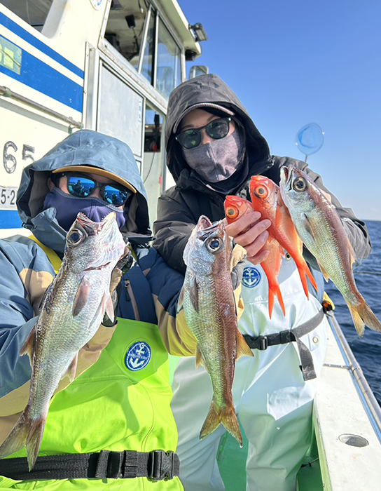 kazutoshimaru's tweet image. 【速報入れました】ライトクロムツ船、キンメ混じり。やっこさんのイカ釣り教室募集開始！
kazutoshimaru.net/?p=88451